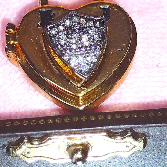 Padlock 🔐 Locket to My💕 Never Removed from Original 🎁 NWT - Picture 3 of 7